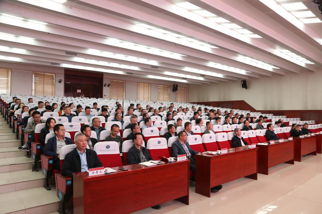 http://www.lzre.edu.cn/__local/3/B0/6A/08EBA4D7236DAF69FA3F628DD29_FA2A1EB8_1B0B7.jpg