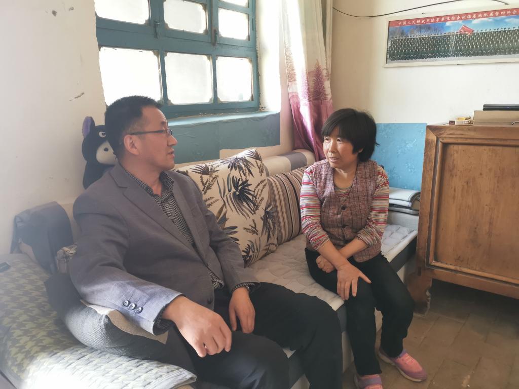 http://www.lzre.edu.cn/__local/3/E8/33/12F8F24A40AE8C74E1B5401136B_B7151C19_1584F.jpg