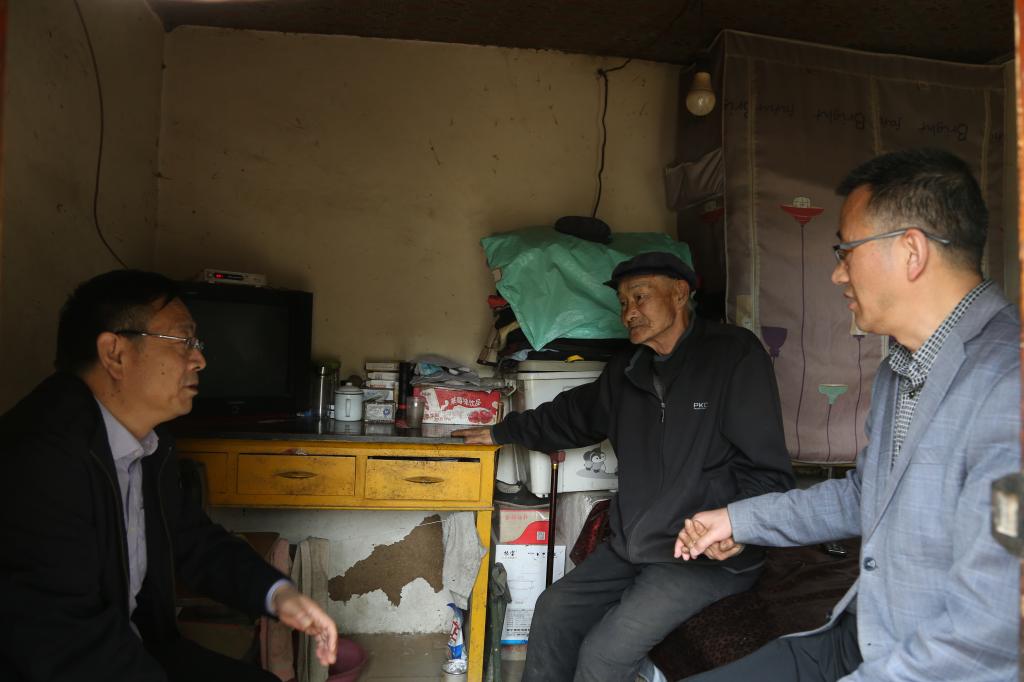 http://www.lzre.edu.cn/__local/5/B6/F1/70C521C500ACF38DE11ED9B6DB9_EEEB2BA7_10156.jpg
