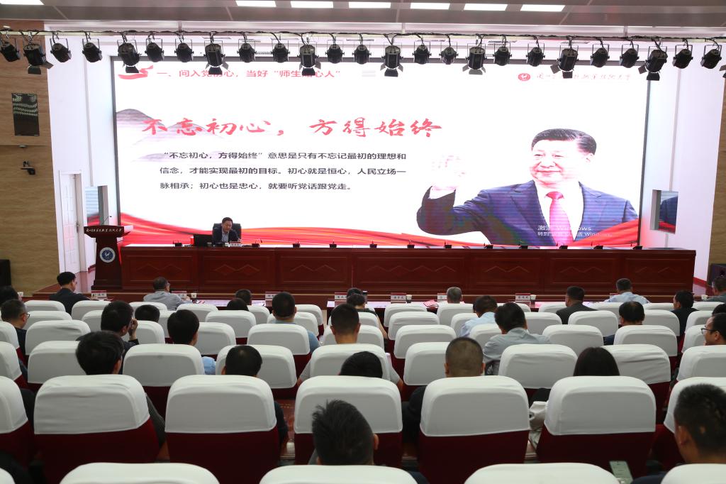 http://www.lzre.edu.cn/__local/5/C2/72/86D911805E8F896069114AC5C36_B6A80FF0_18D88.jpg